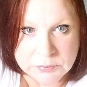 Meet your Posher, Desiree